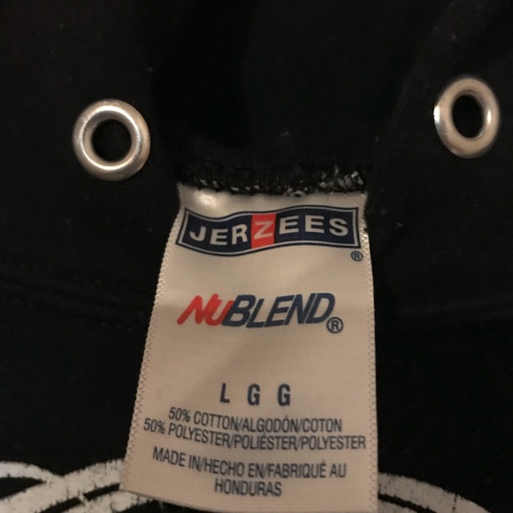 Duck Dynasty Sweatshirt - Picture 2 of 3